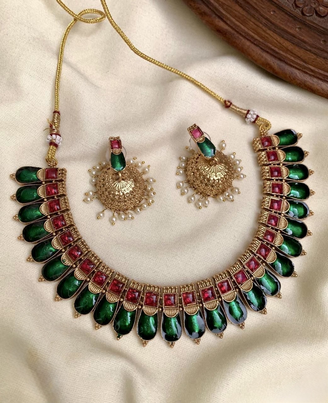 Premium Quality Enamel Pallakka Necklace