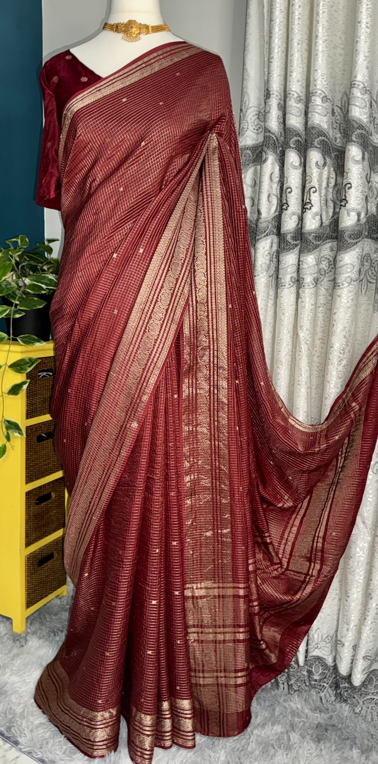 Viscose Check Sareee - Maroon