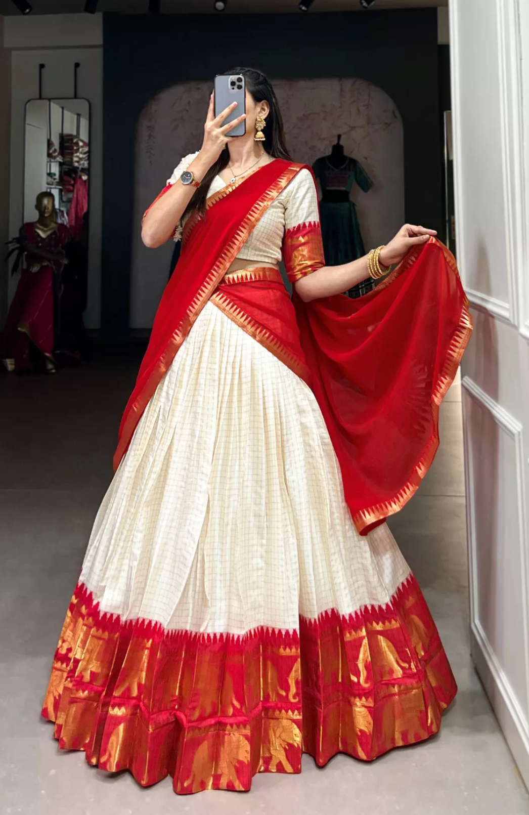 Silk Dhavani - Red
